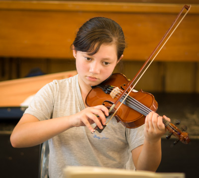 Manukau Youth Orchestra Violinist.